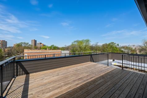 704 East 41 Street Chicago IL 60653