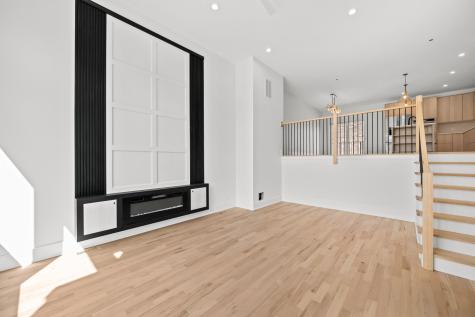 704 East 41 Street Chicago IL 60653