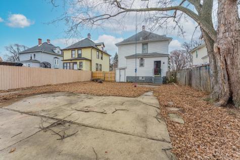 816 18TH Street North Chicago IL 60064