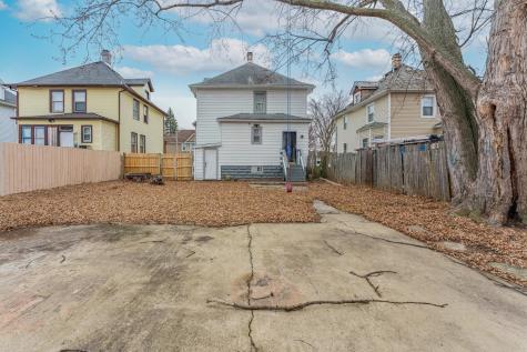 816 18TH Street North Chicago IL 60064
