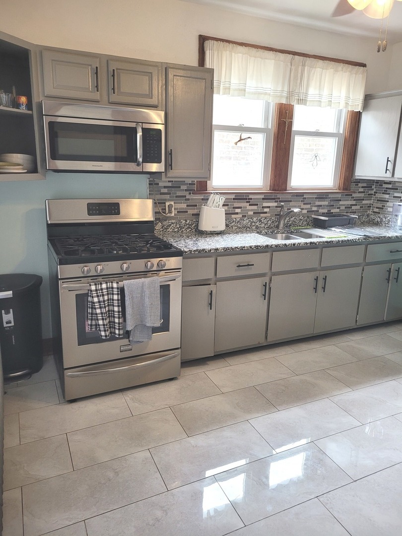 6005 South Tripp Avenue Chicago IL 60629