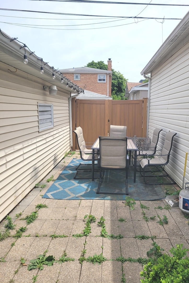 6005 South Tripp Avenue Chicago IL 60629