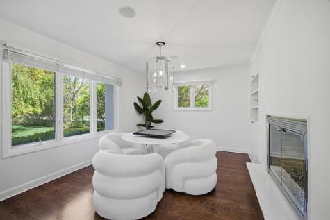 124 Ravinoaks Lane Highland Park IL 60035