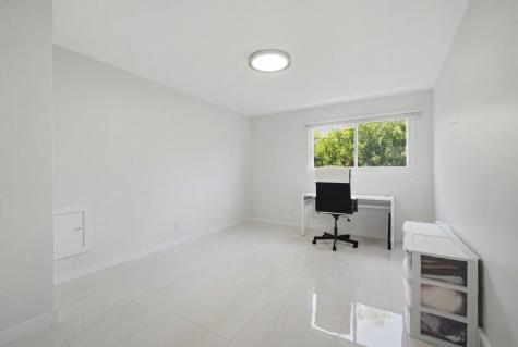 124 Ravinoaks Lane Highland Park IL 60035