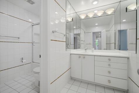 124 Ravinoaks Lane Highland Park IL 60035