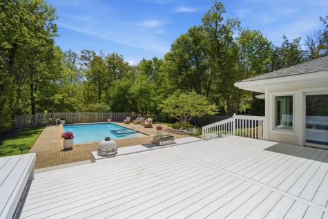 124 Ravinoaks Lane Highland Park IL 60035