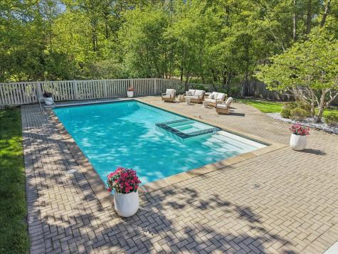 124 Ravinoaks Lane Highland Park IL 60035