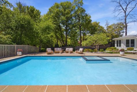 124 Ravinoaks Lane Highland Park IL 60035