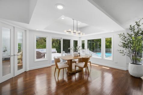 124 Ravinoaks Lane Highland Park IL 60035