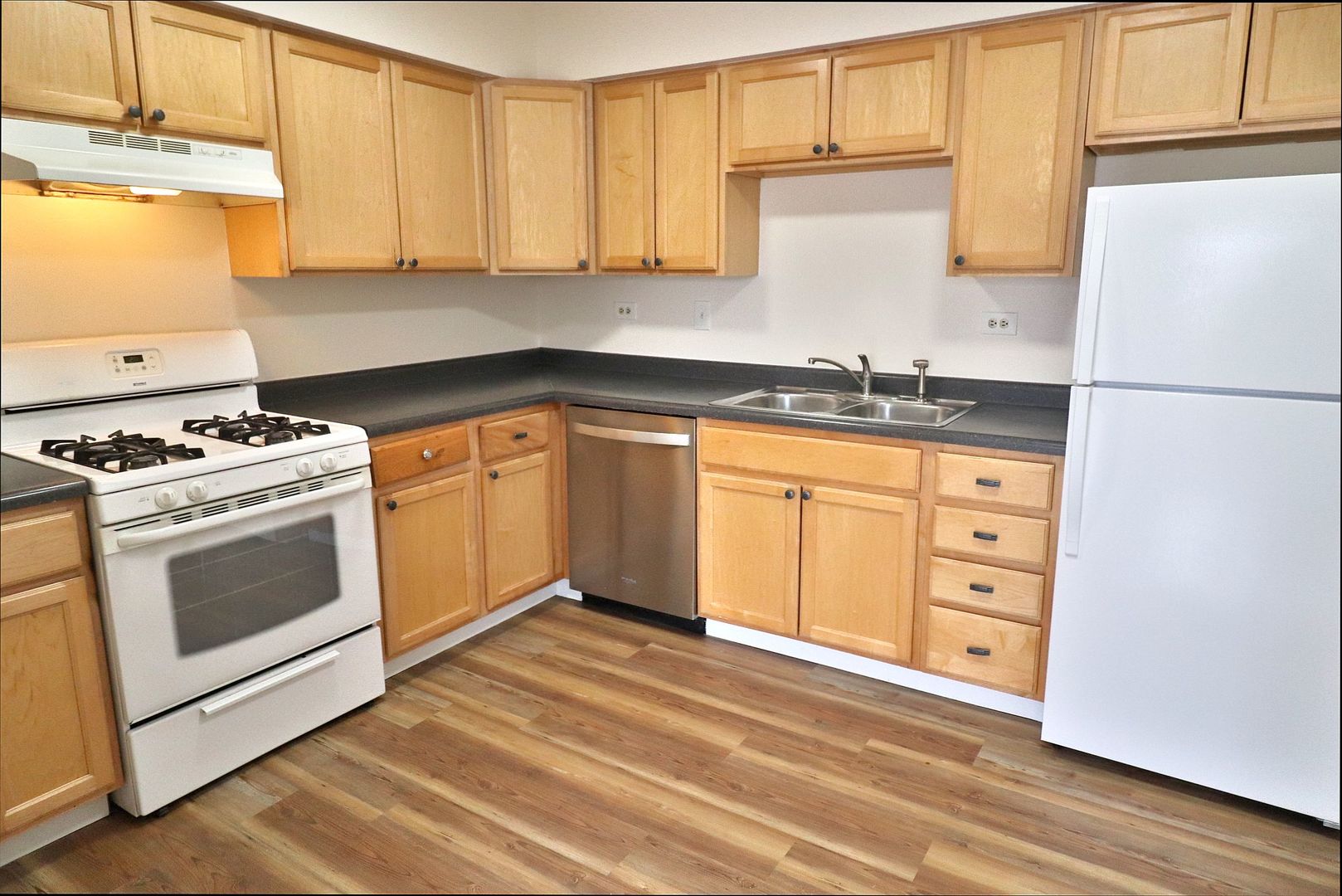 819 Mansfield Court Schaumburg IL 60194