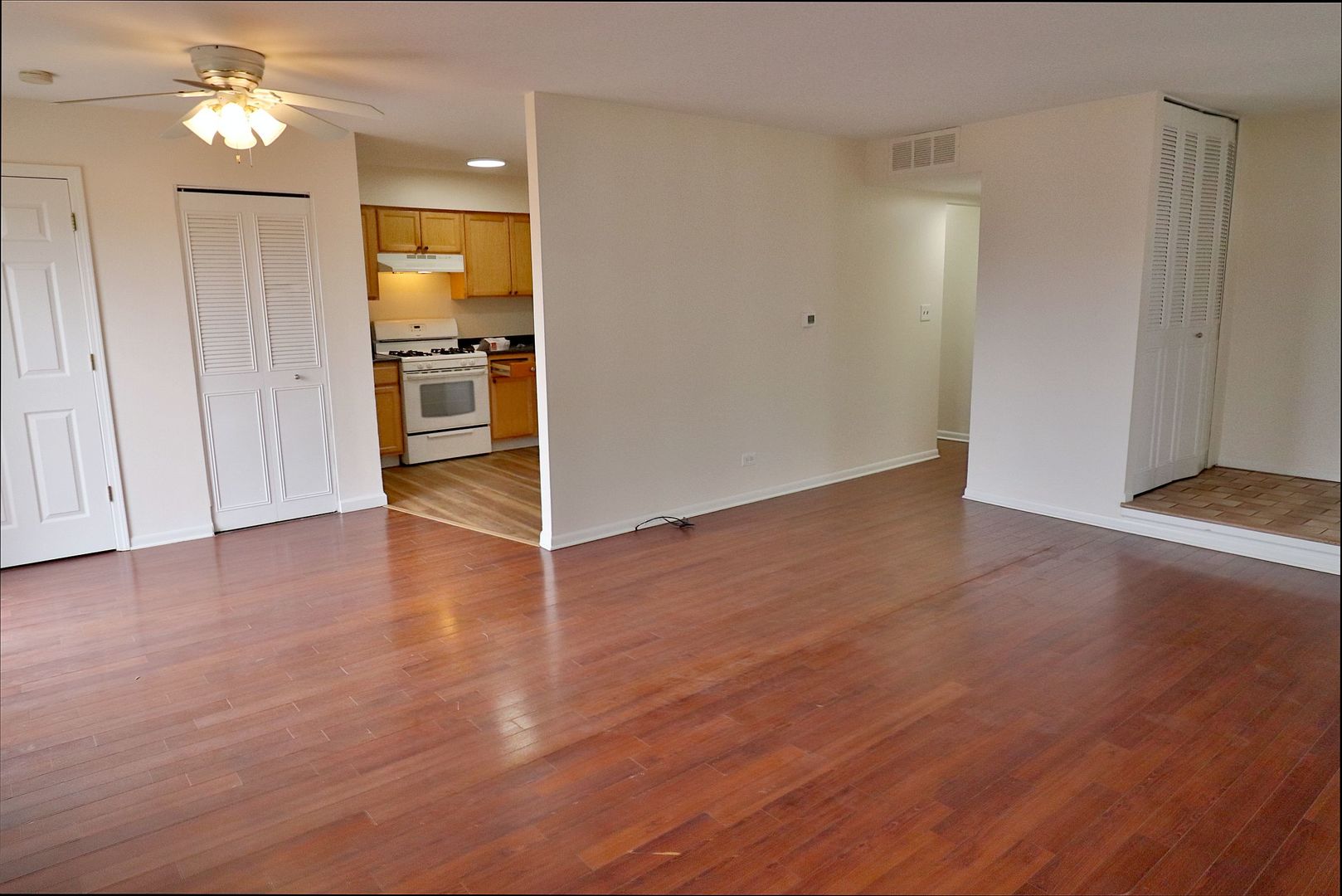 819 Mansfield Court Schaumburg IL 60194