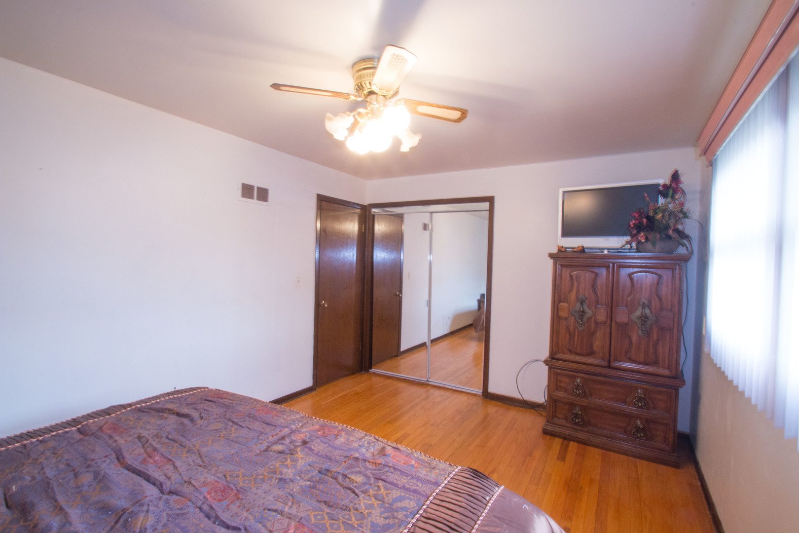 10656 South Rhodes Avenue Chicago IL 60628