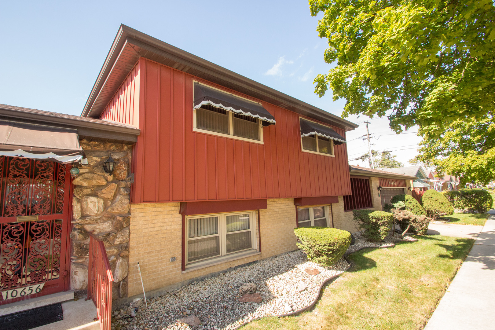 10656 South Rhodes Avenue Chicago IL 60628