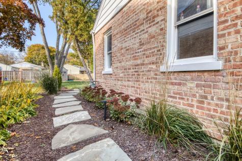 948 North Salem Avenue Arlington Heights IL 60004