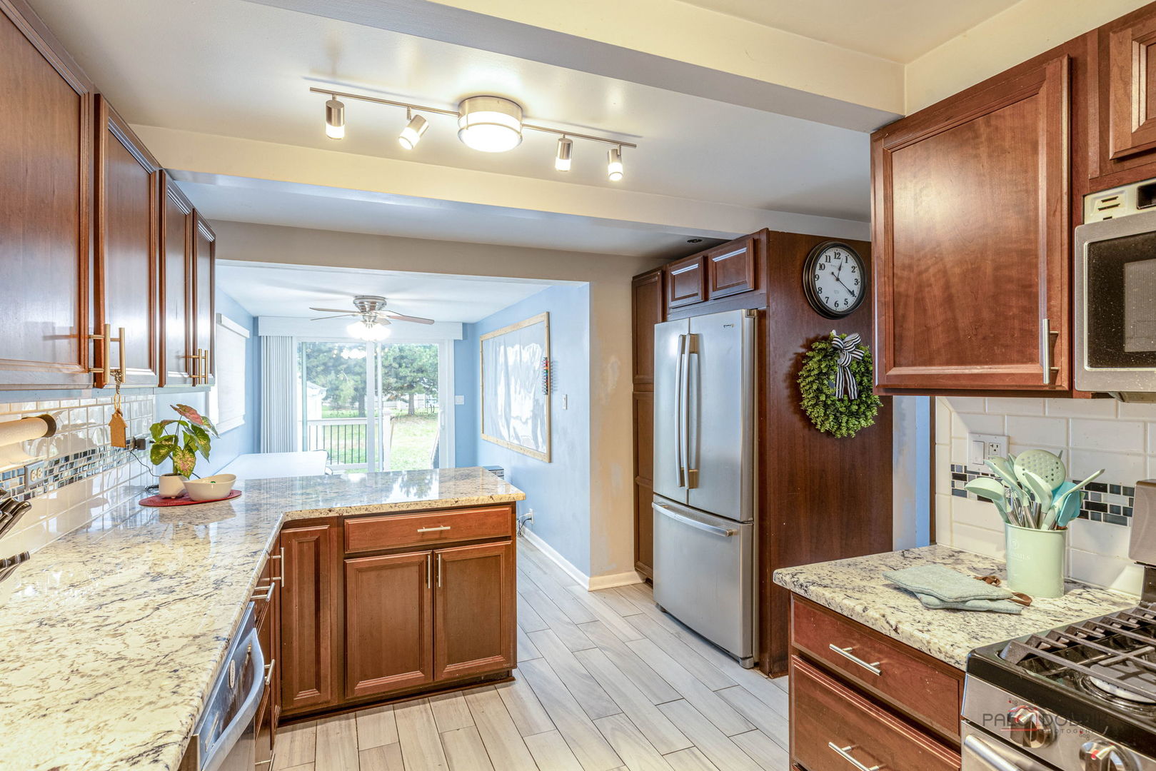 516 North Emroy Avenue Elmhurst IL 60126