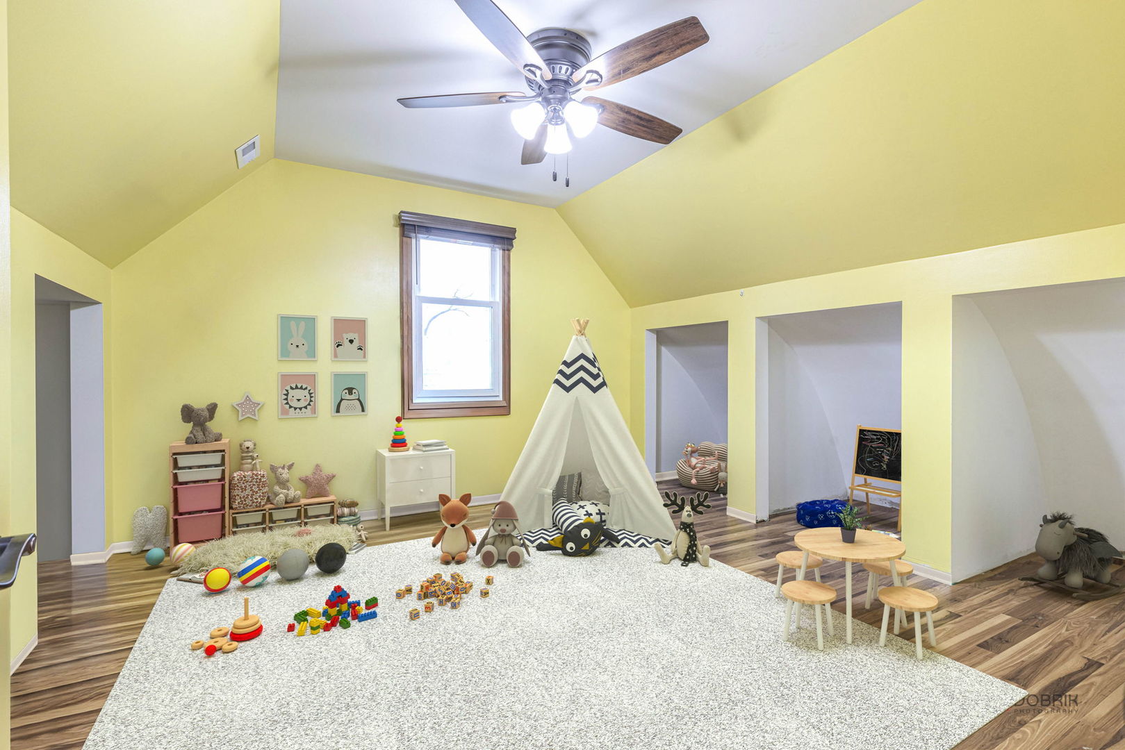 516 North Emroy Avenue Elmhurst IL 60126