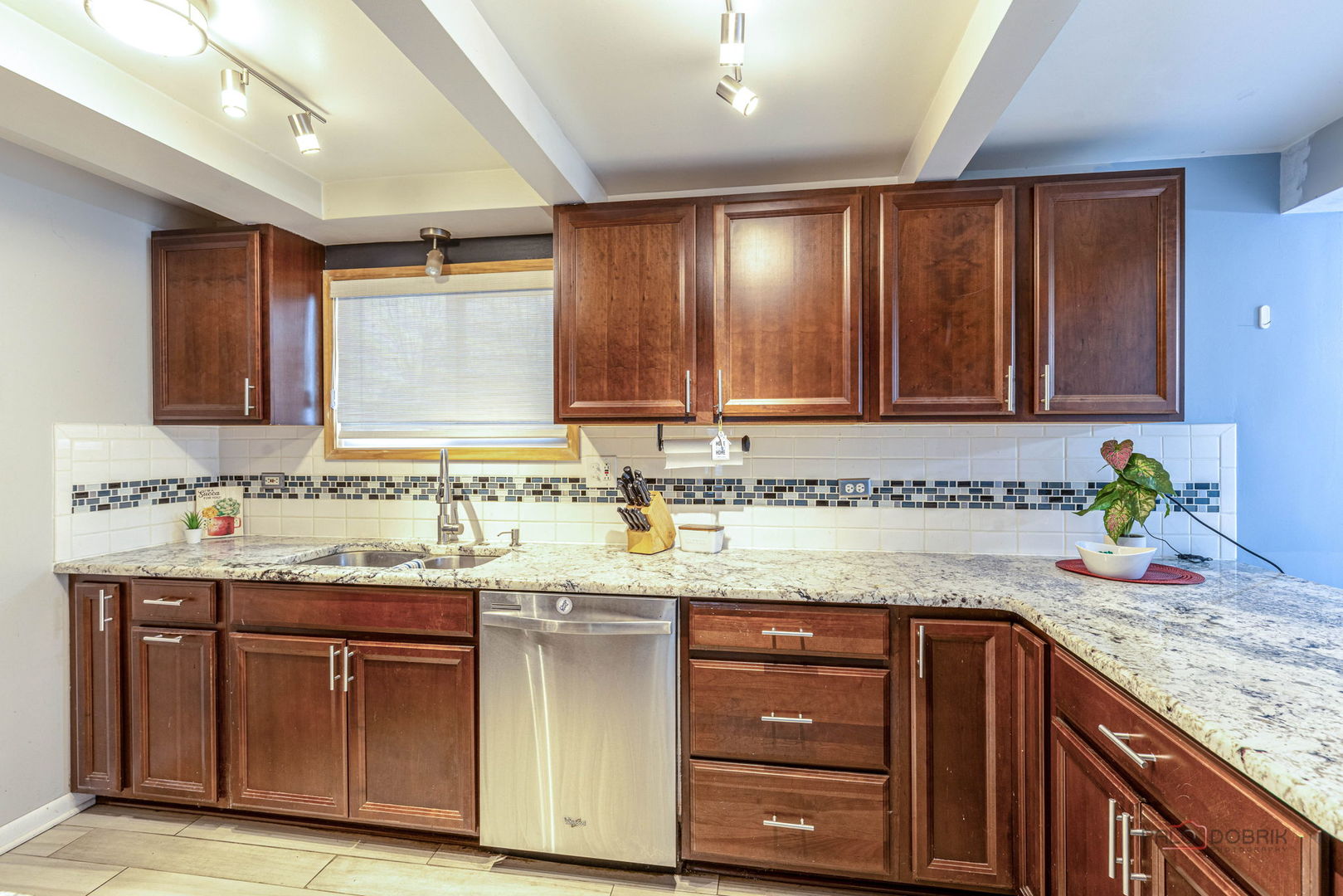 516 North Emroy Avenue Elmhurst IL 60126