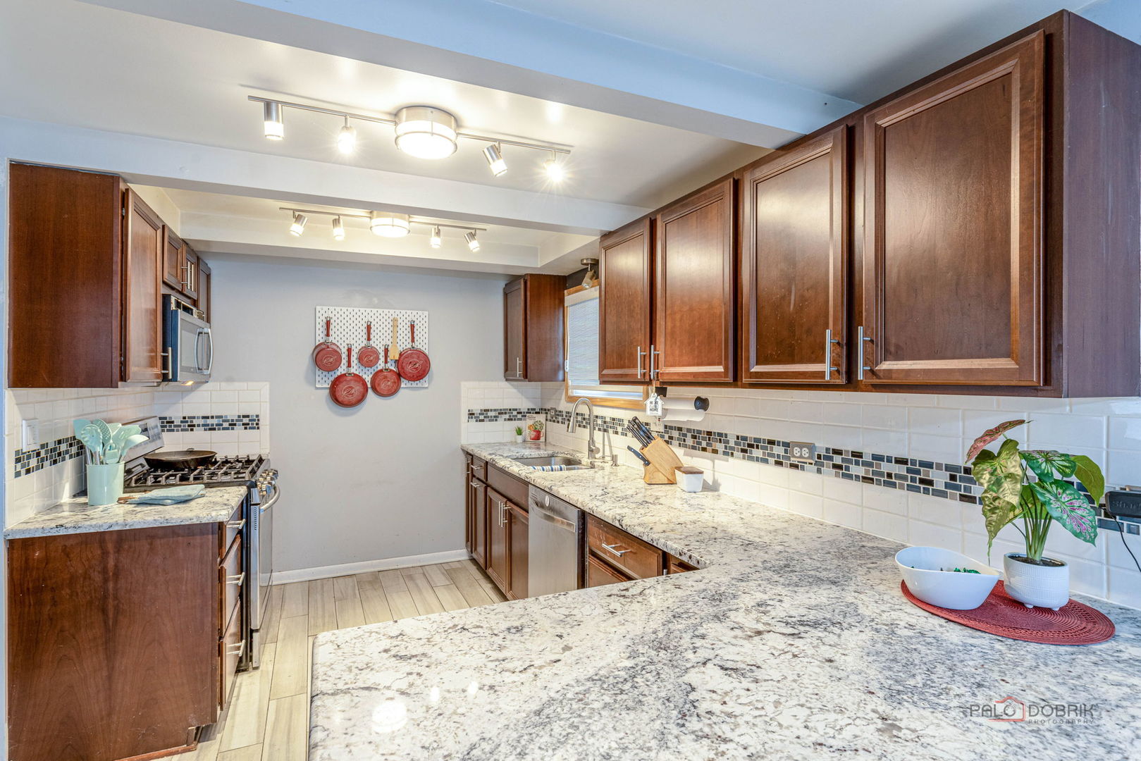 516 North Emroy Avenue Elmhurst IL 60126