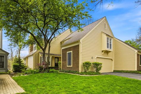 76 Whittington Course St. Charles IL 60174