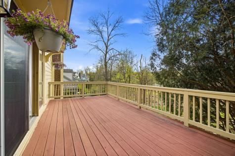 76 Whittington Course St. Charles IL 60174