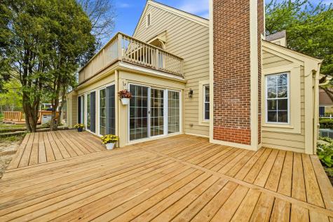 76 Whittington Course St. Charles IL 60174