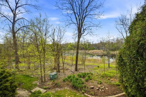 76 Whittington Course St. Charles IL 60174