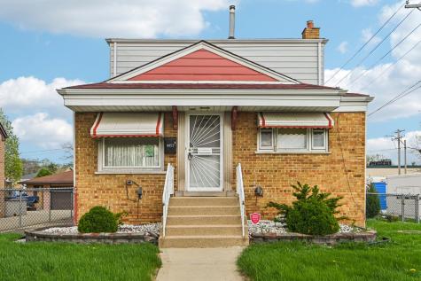 8853 South Troy Avenue Evergreen Park IL 60805