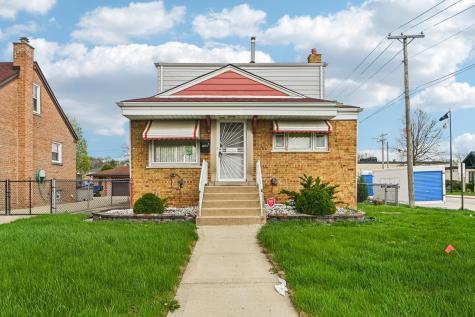 8853 South Troy Avenue Evergreen Park IL 60805