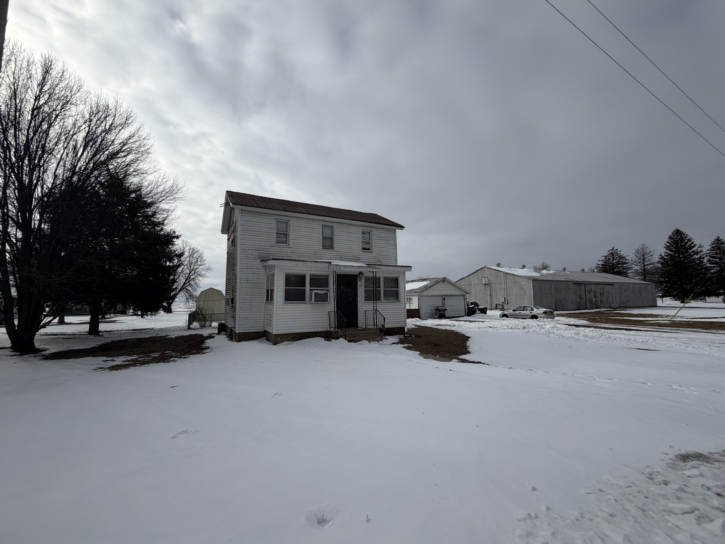 215 Grove Street Weldon IL 61882