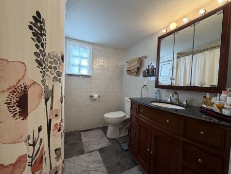 215 Grove Street Weldon IL 61882