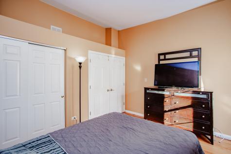 5039 Warren Street Skokie IL 60077