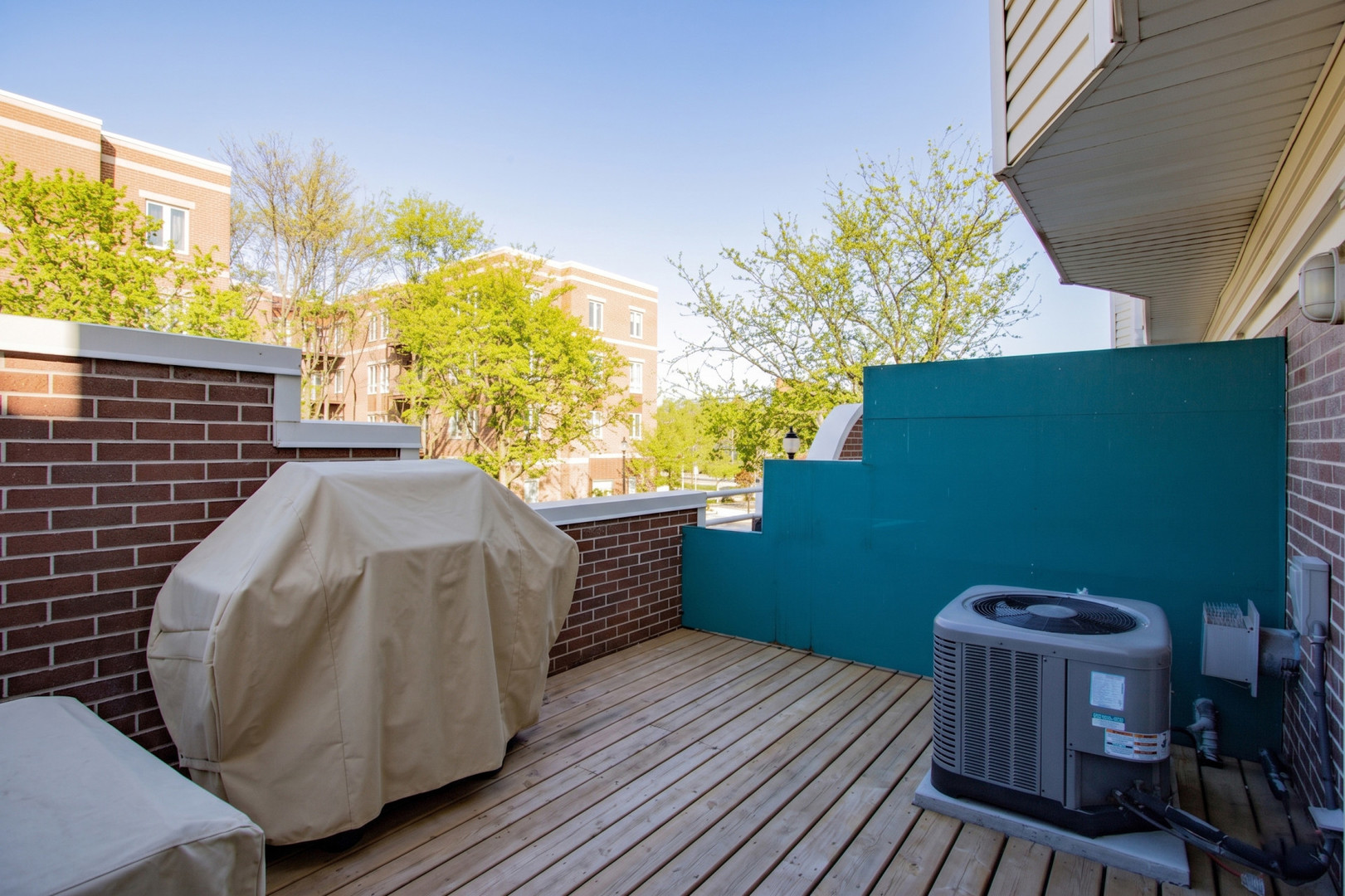 5039 Warren Street Skokie IL 60077