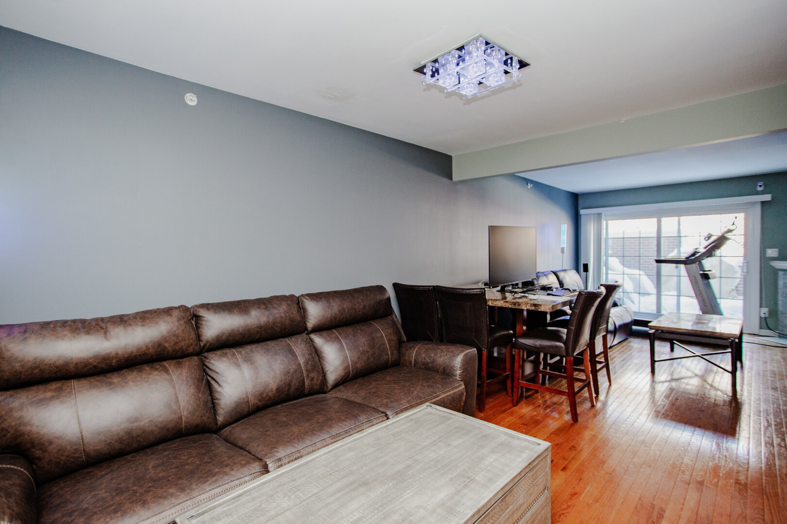 5039 Warren Street Skokie IL 60077