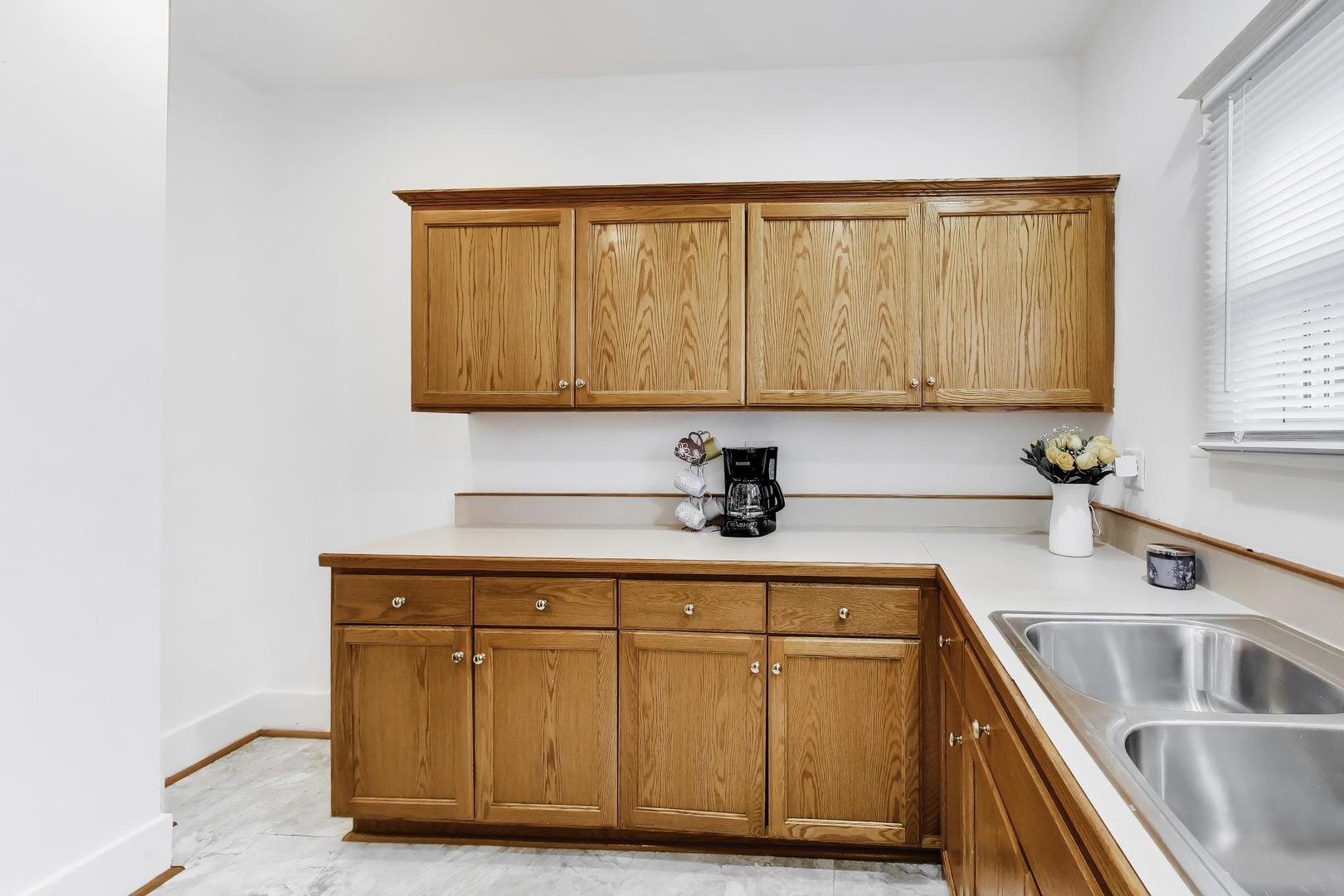 534 North May Street Aurora IL 60506