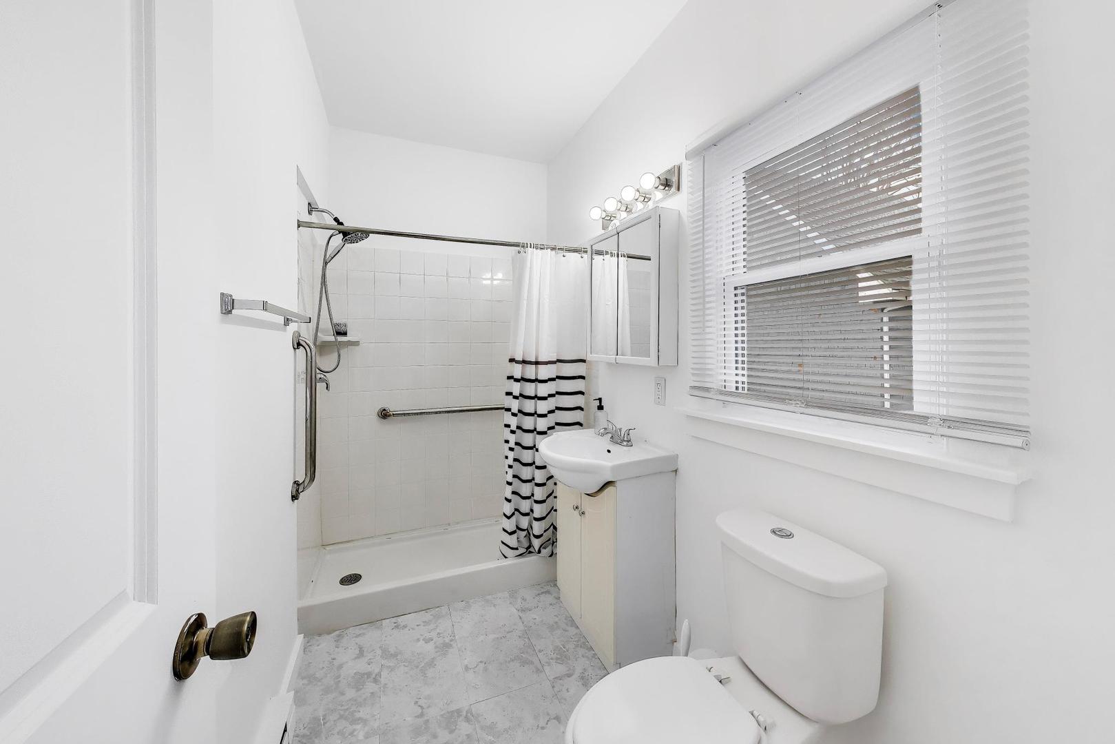 534 North May Street Aurora IL 60506