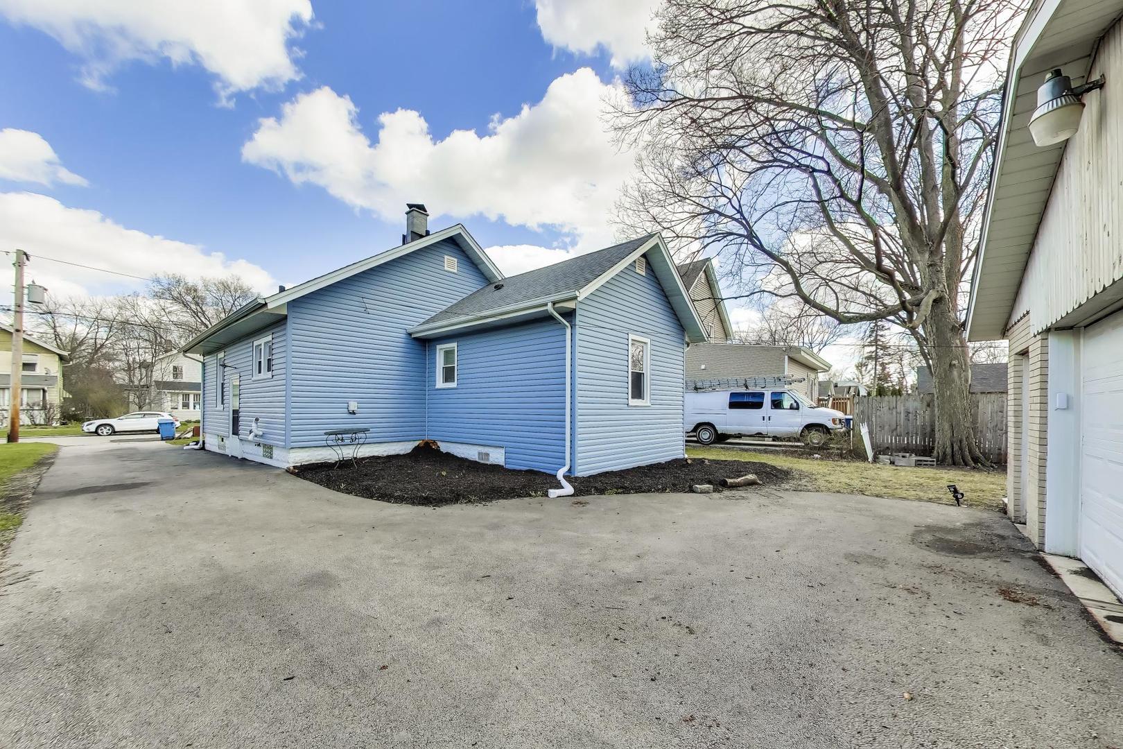 534 North May Street Aurora IL 60506