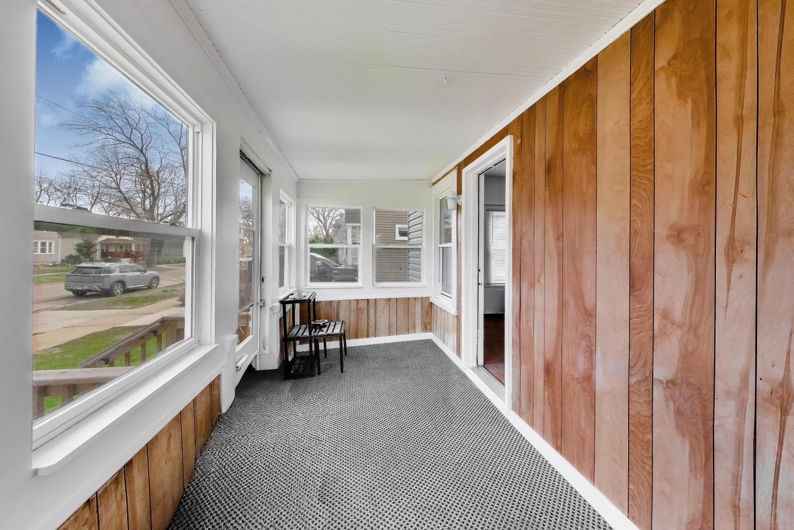 534 North May Street Aurora IL 60506
