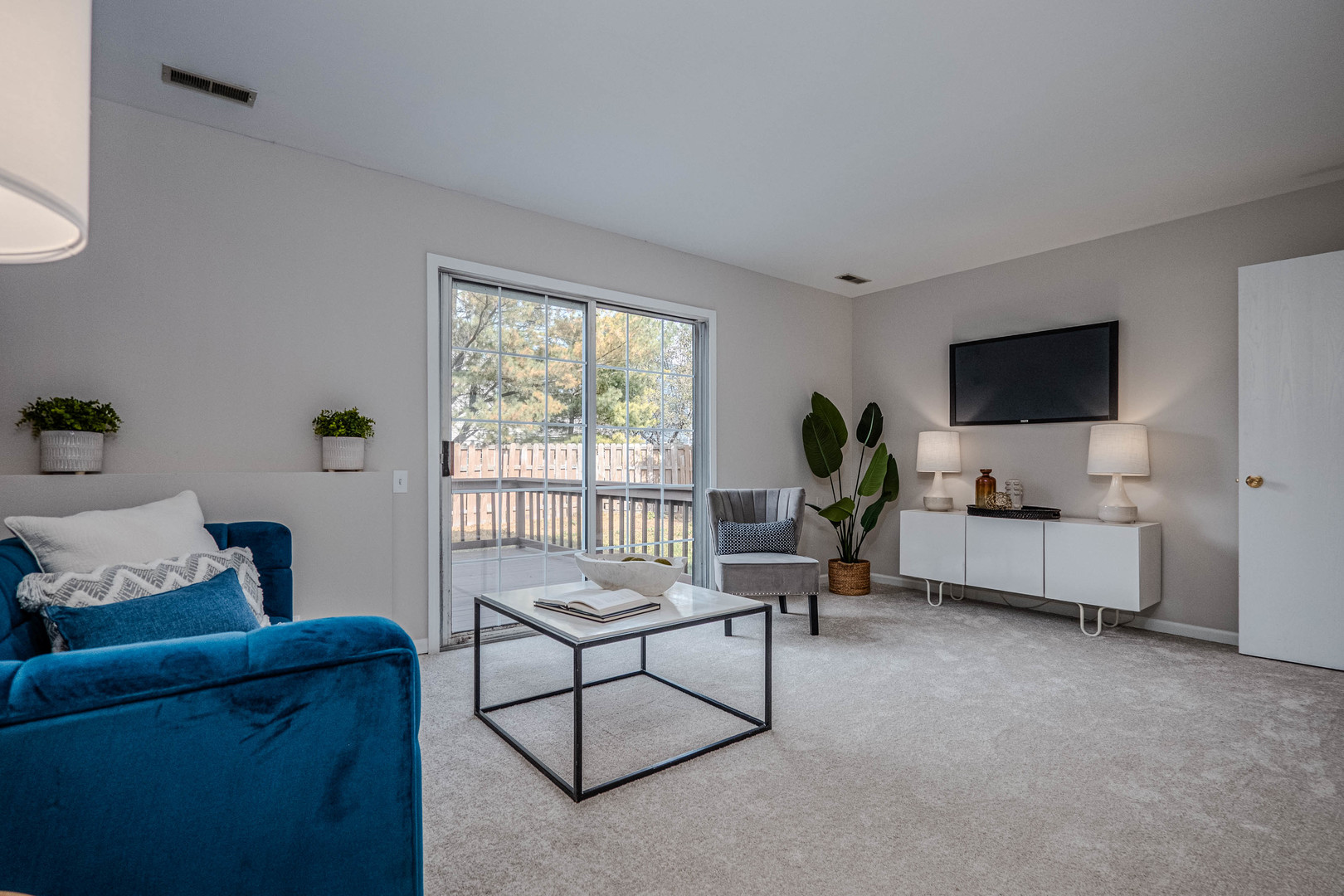 1199 North Pin Oak Trail Aurora IL 60506