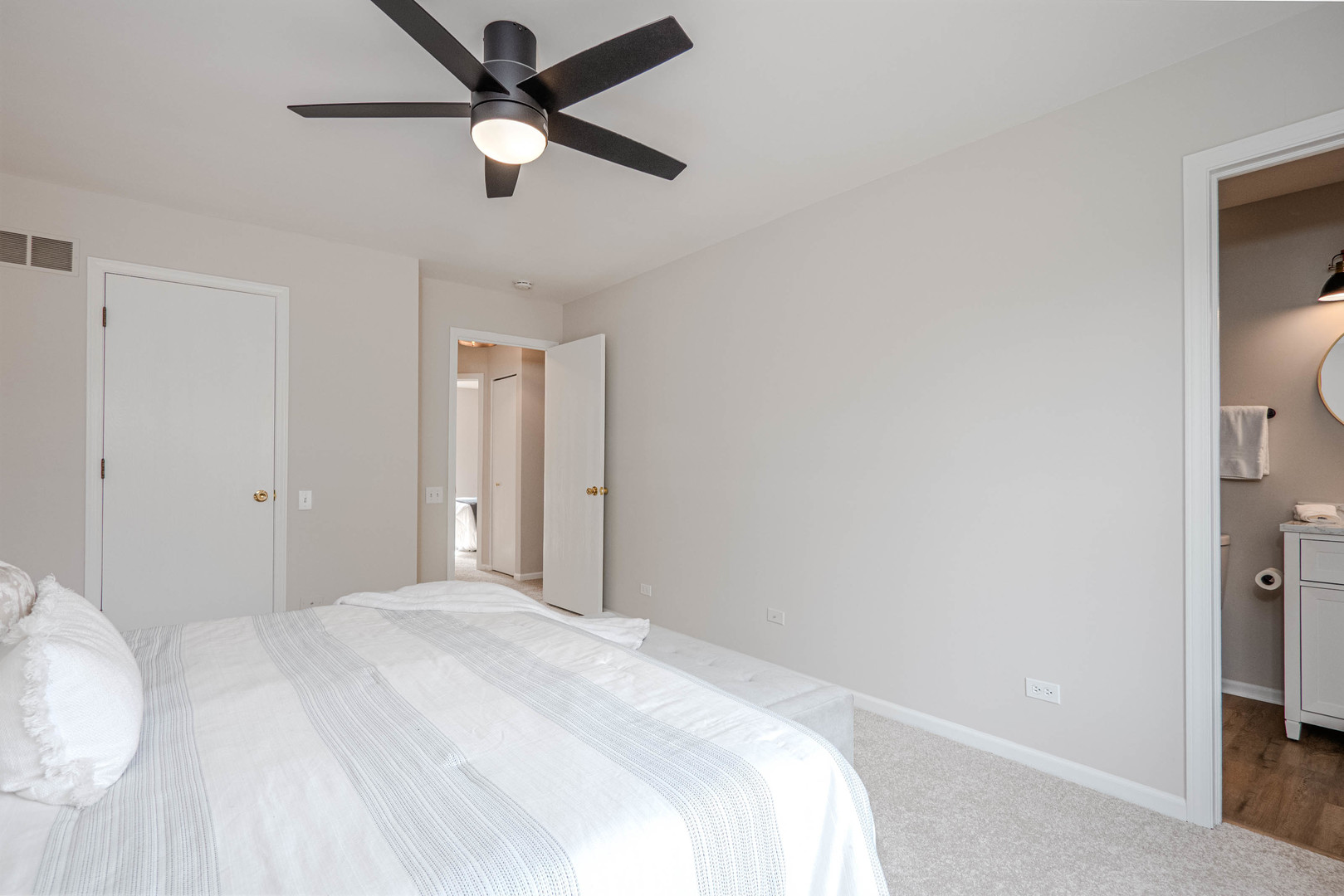 1199 North Pin Oak Trail Aurora IL 60506