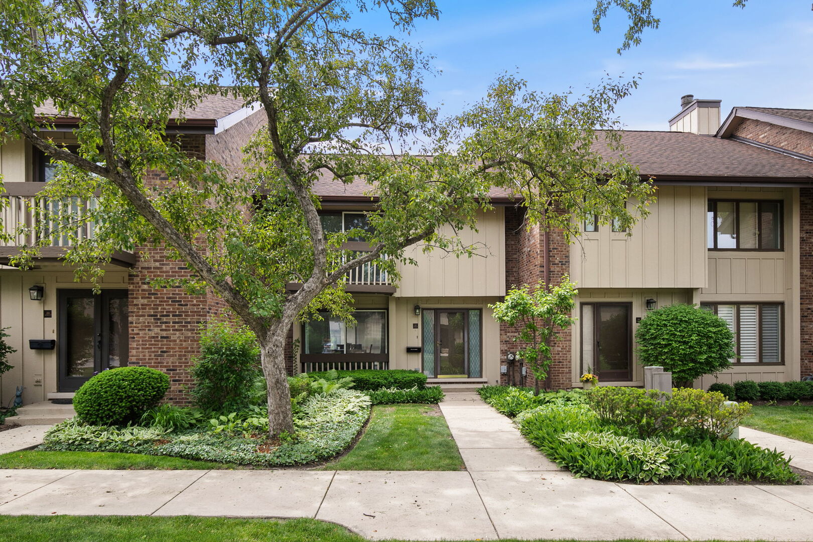 21 Kyle Court Willowbrook IL 60527