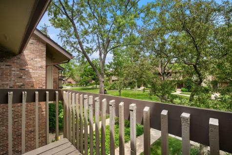 21 Kyle Court Willowbrook IL 60527