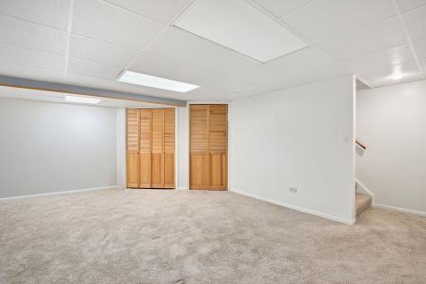 21 Kyle Court Willowbrook IL 60527