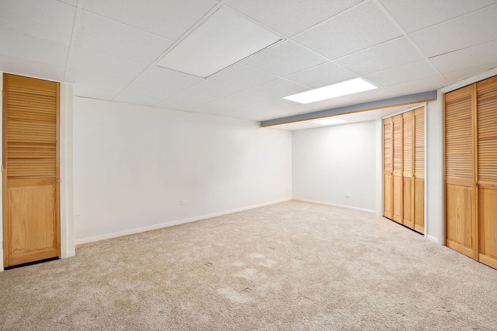 21 Kyle Court Willowbrook IL 60527