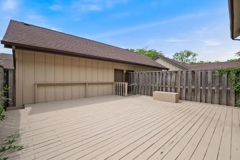 21 Kyle Court Willowbrook IL 60527