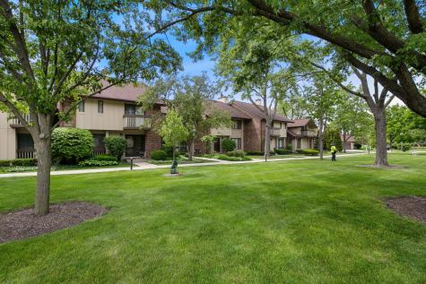 21 Kyle Court Willowbrook IL 60527