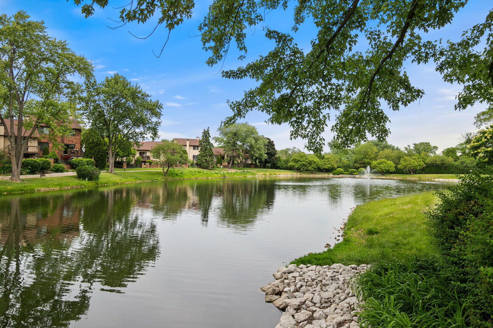 21 Kyle Court Willowbrook IL 60527