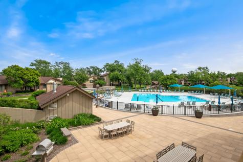 21 Kyle Court Willowbrook IL 60527