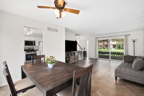 21 Kyle Court Willowbrook IL 60527