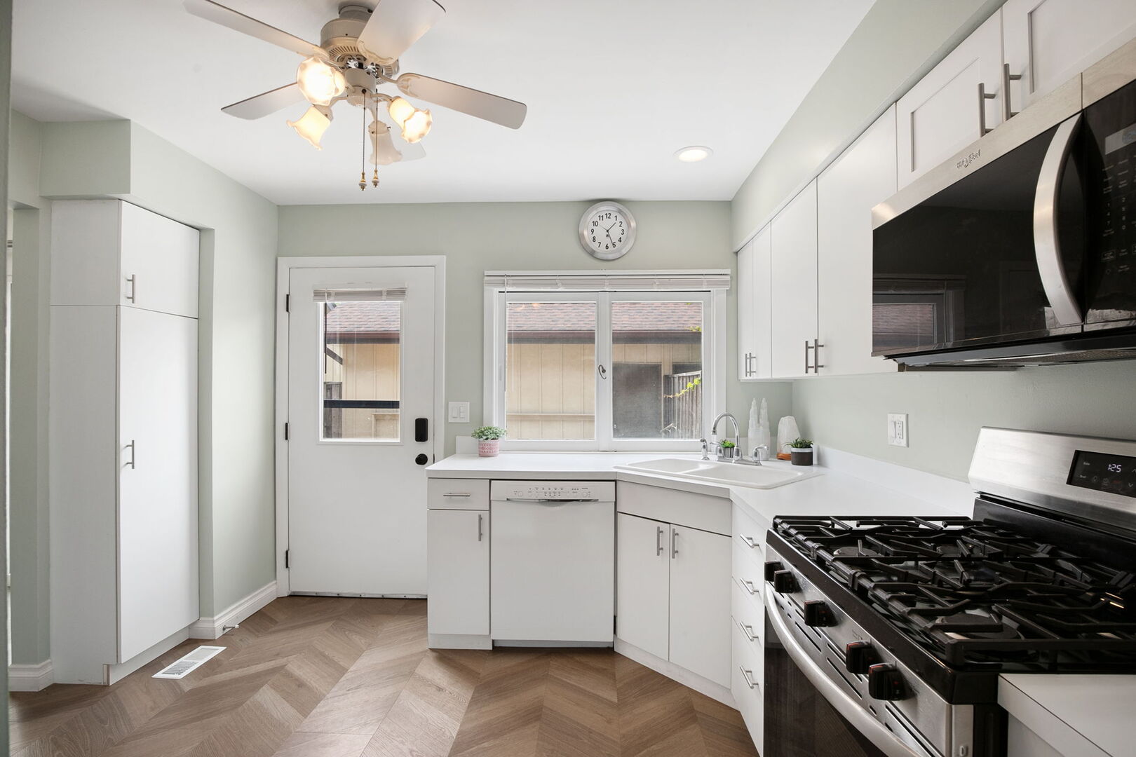 21 Kyle Court Willowbrook IL 60527