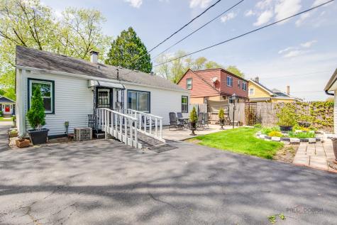 1009 Westmoreland Avenue Waukegan IL 60085